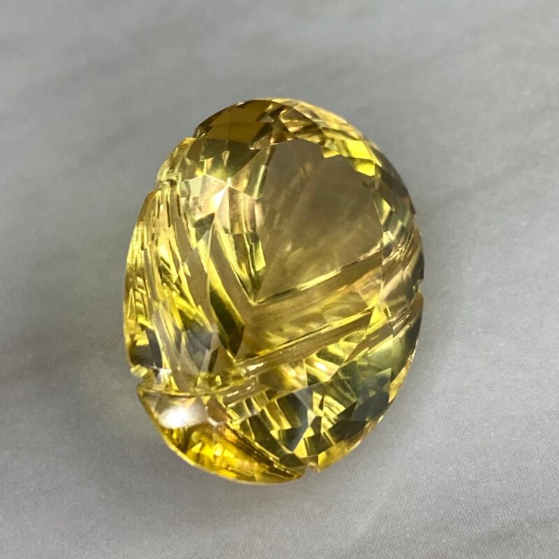 Citrin – Leuchtendes Gold 26,90 Karat