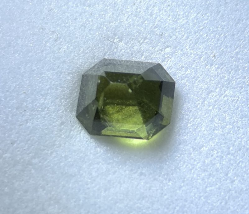 Exquisiter Grüner Saphir 0,87 Karat – Bild 4