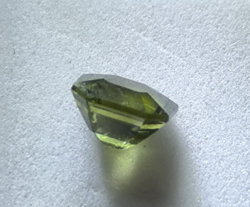 Exquisiter Grüner Saphir 0,87 Karat – Bild 5
